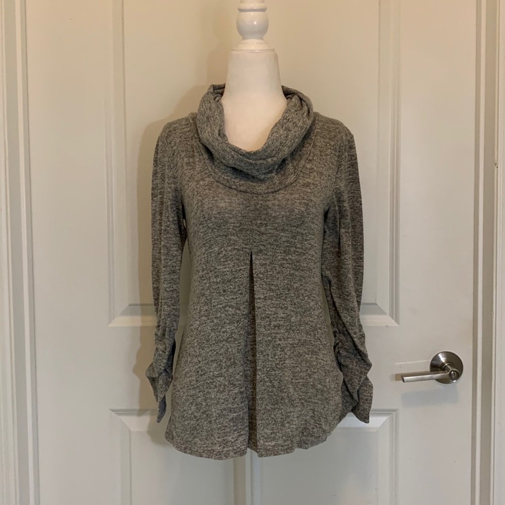Sushi Flower | small | grey | long sleeves top with cowl neck